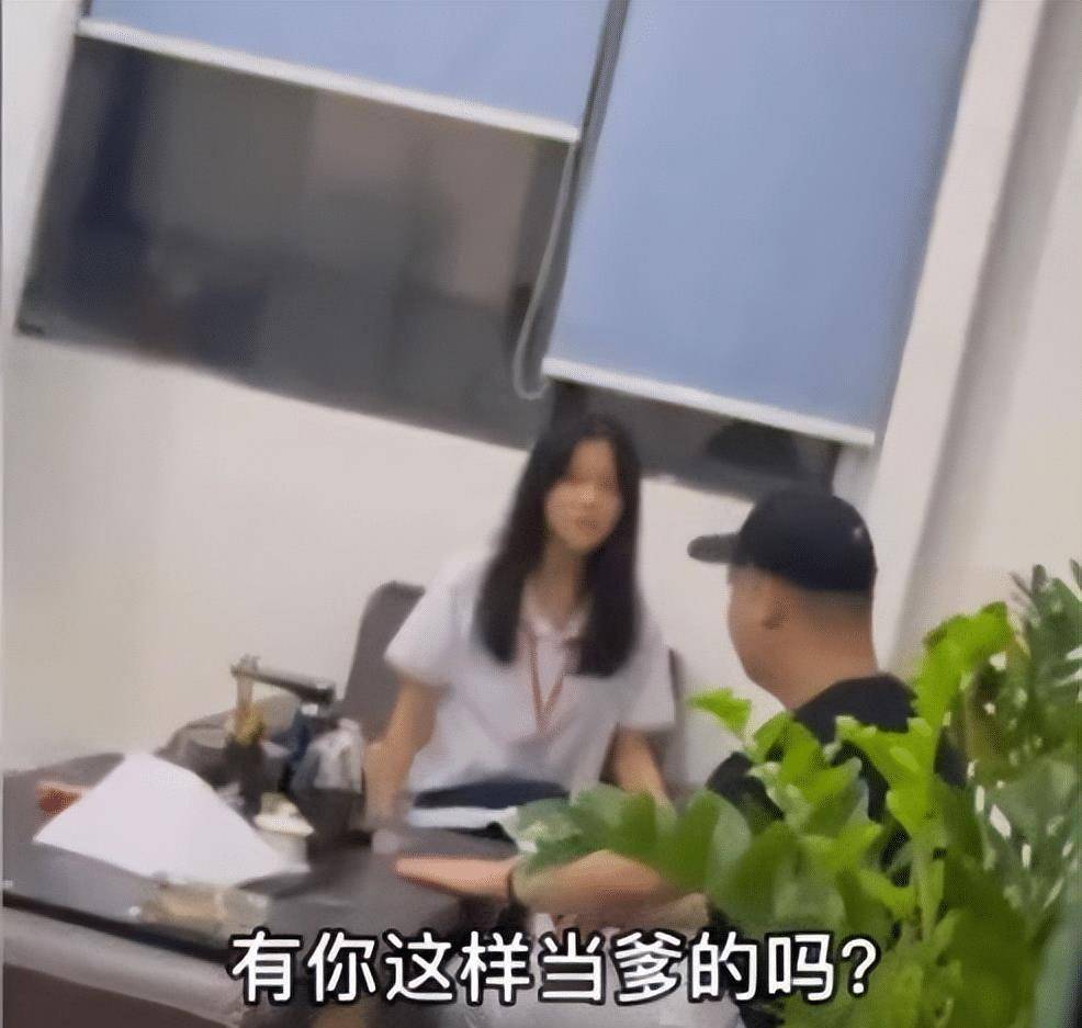 “女大学生”主播有多少真学生？ 记者调查假冒学生做直播乱象