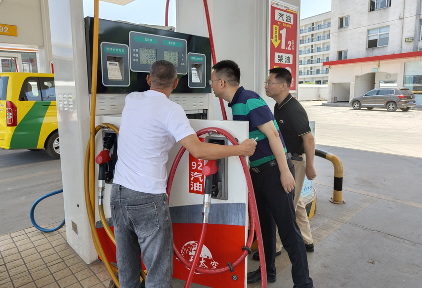 遏制加油机作弊 保护消费者权益