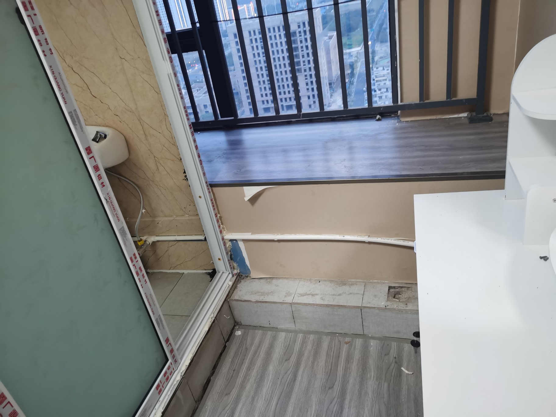 阳台改厨房，厨房改厕所，谁来管？ 记者调查私自改造房屋结构乱象