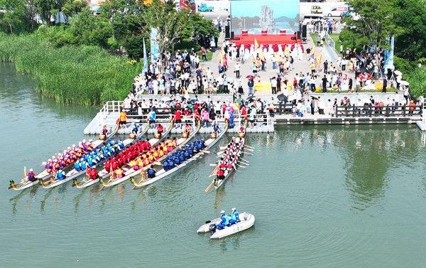 龙舟竞渡迎端午