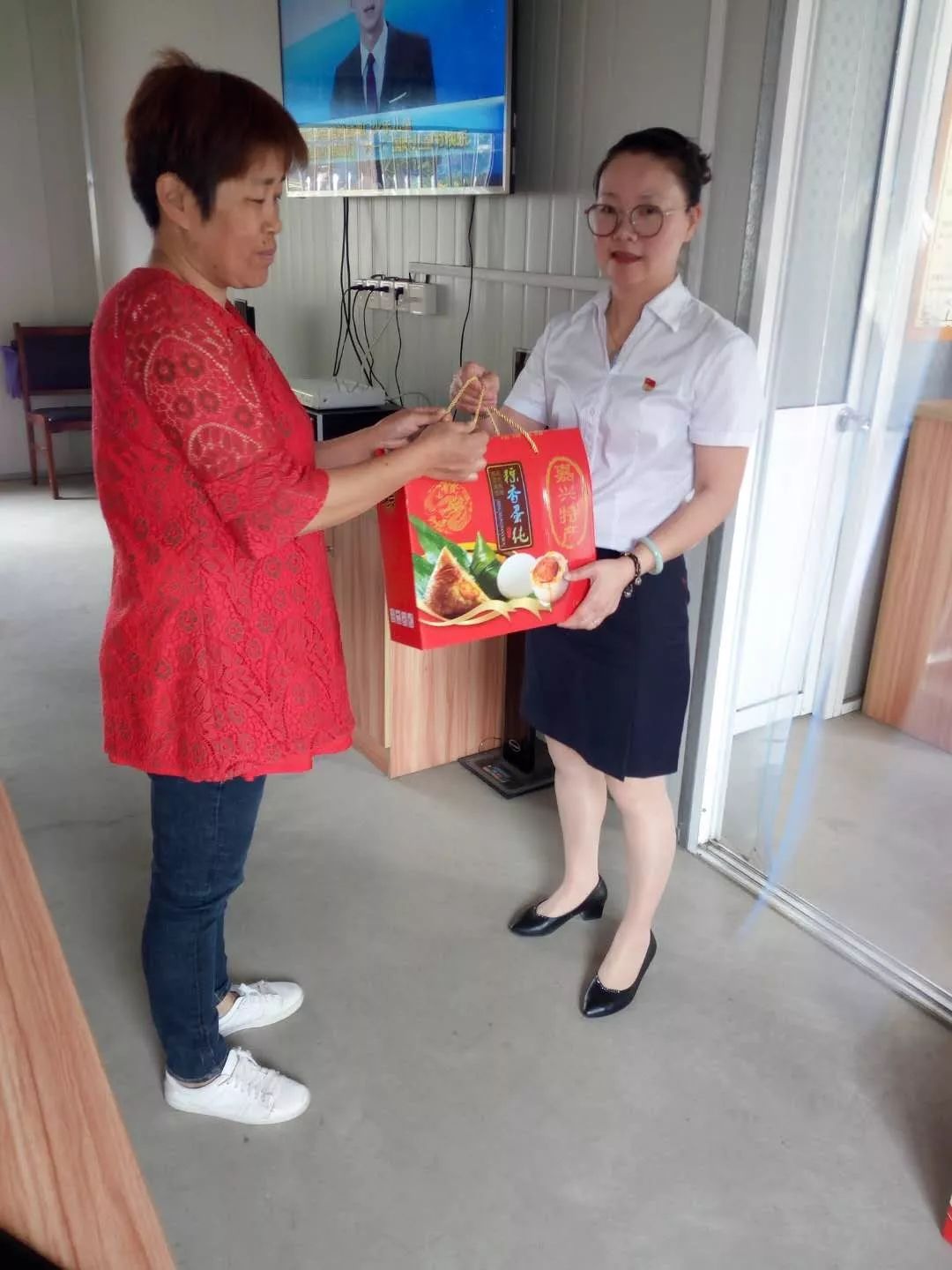 端午粽香 情暖一线劳动者