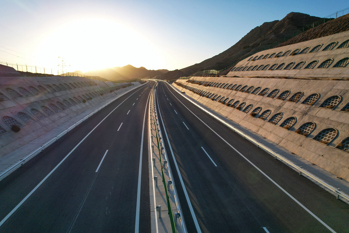 宁夏推进“一河三山”生态保护修复 黄河清 贺兰美 六盘绿 罗山翠