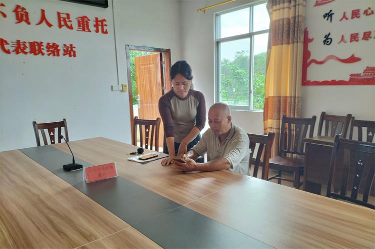 零距离听民声 心贴心解难题 ——四川自贡着力拓宽人大代表闭会期间履职渠道