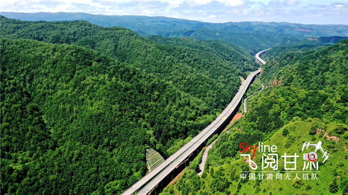 中国高速公路展现“绿色新图景”