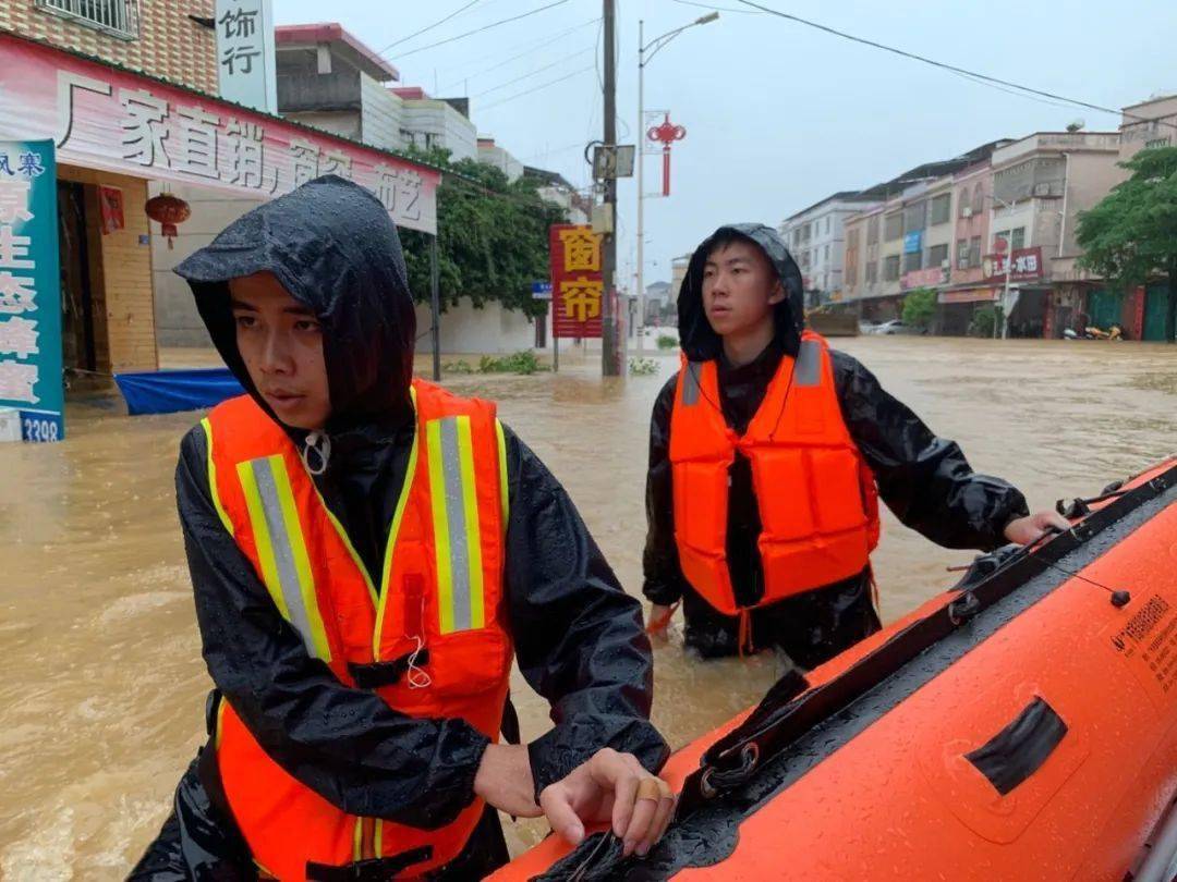 各地各部门全力开展防汛抗洪救灾工作