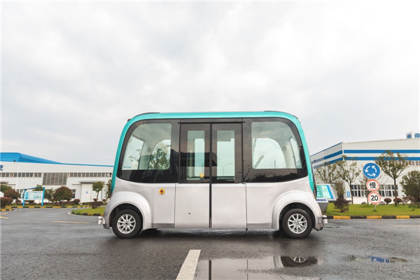 金龙汽车回应无人驾驶微循环电动车进展:阿波龙营收非常少,仍在测试并未商业化