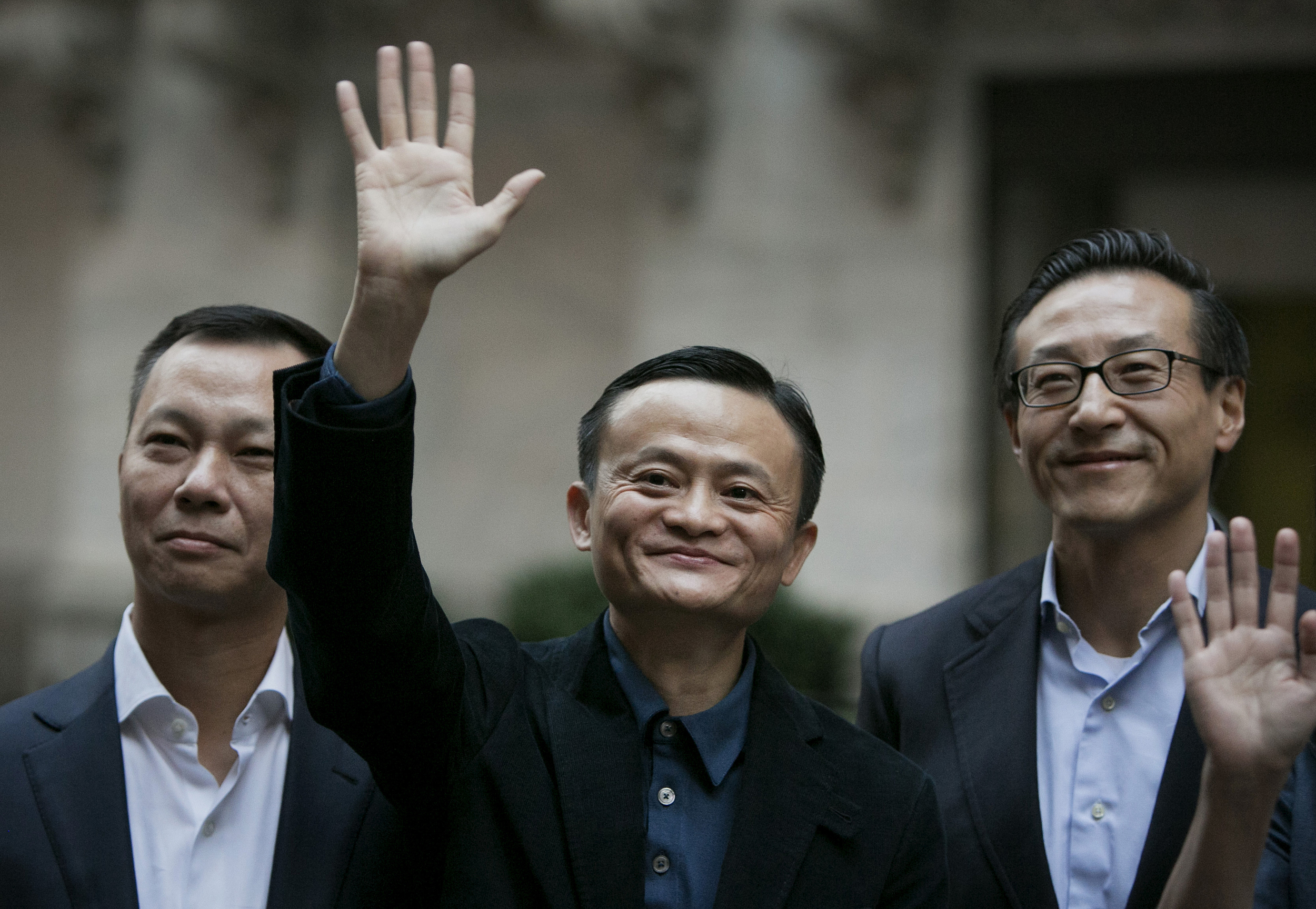 证监会将进一步支持汇金公司加大增持力度，1000增强ETF（159677）早盘飘红，易成新能“20CM”涨停丨ETF观察