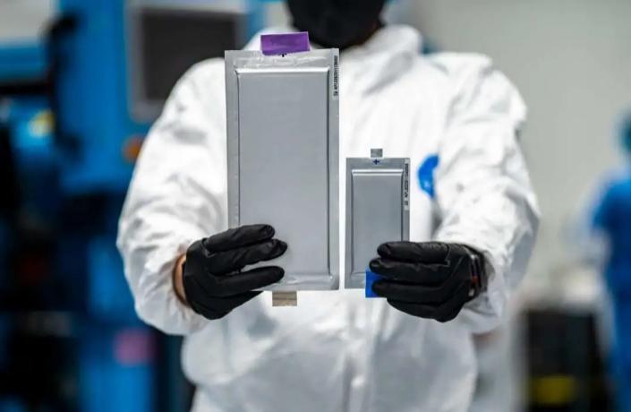 多家车企官宣固态电池量产时间表，电池ETF（561910）连续6日获资金净流入