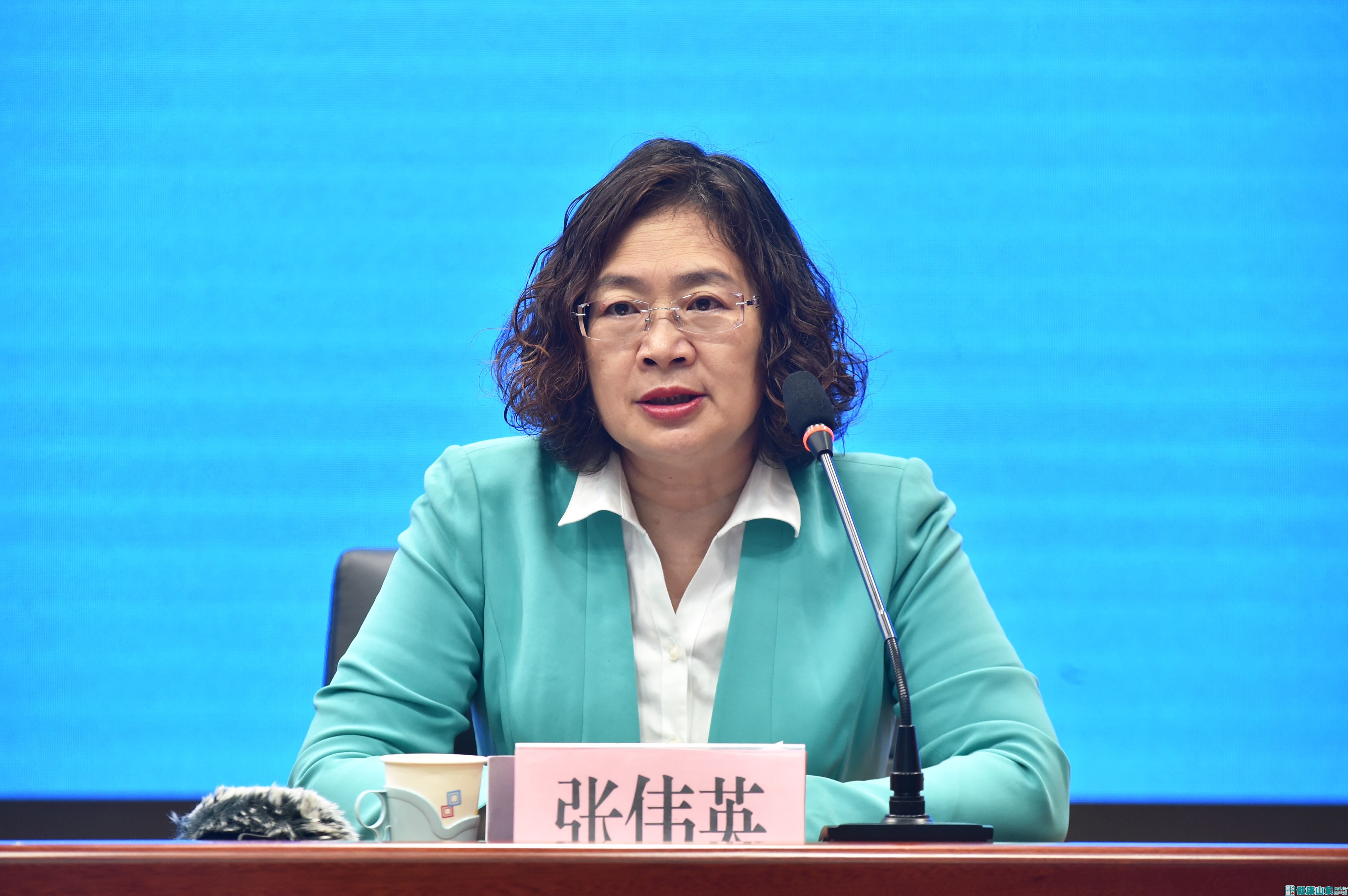 重庆市大足区卫健委党委委员、区健康教育中心主任欧洋一行来院考察交流儿童青少年近视防控金牛银海模式