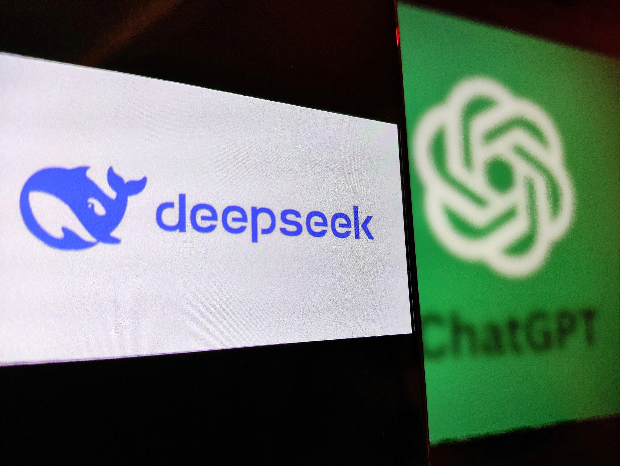 盘前情报丨DeepSeek“朋友圈”再扩容：华为、京东加入；2024年全球黄金年度需求总量创历史新高