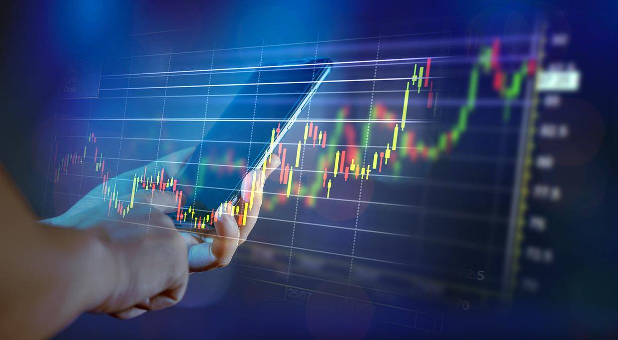 A股半导体板块狂飙！模拟芯片设计指数大涨5.75%，千亿市值韦尔股份涨停（附涨幅排名）