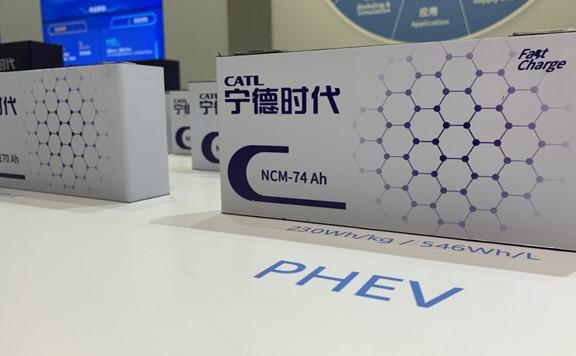 宁德时代登顶公募第一股 ETF资金成主要推手