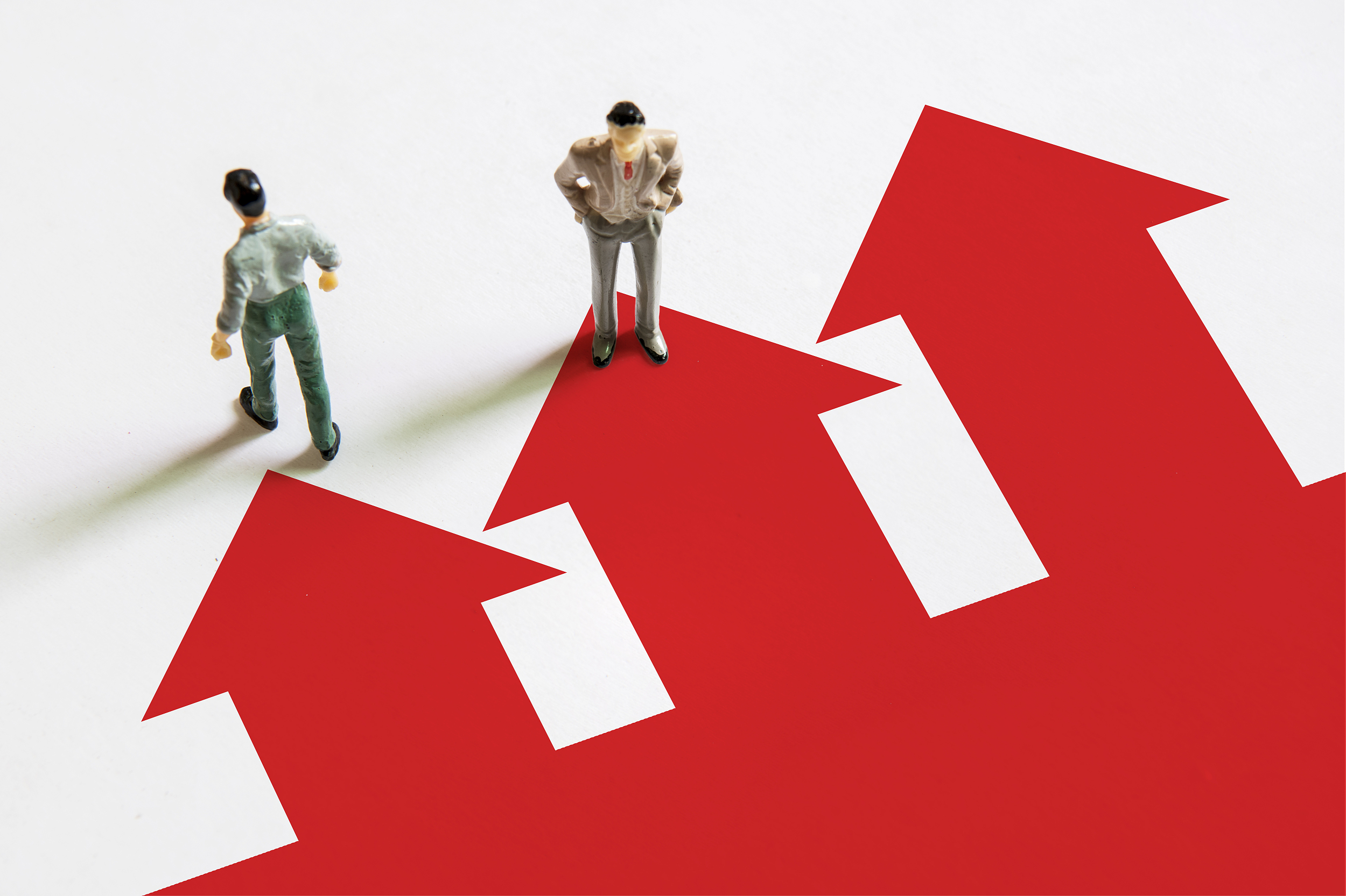 中炬高新目标价涨幅超83%,五粮液等10股评级被调低丨券商评级观察