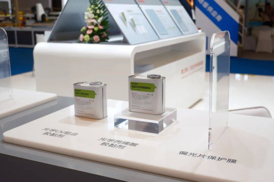 这家锂电龙头积极拓展VR/AR等新兴应用，明年拟推首代全固态电池丨机构调研