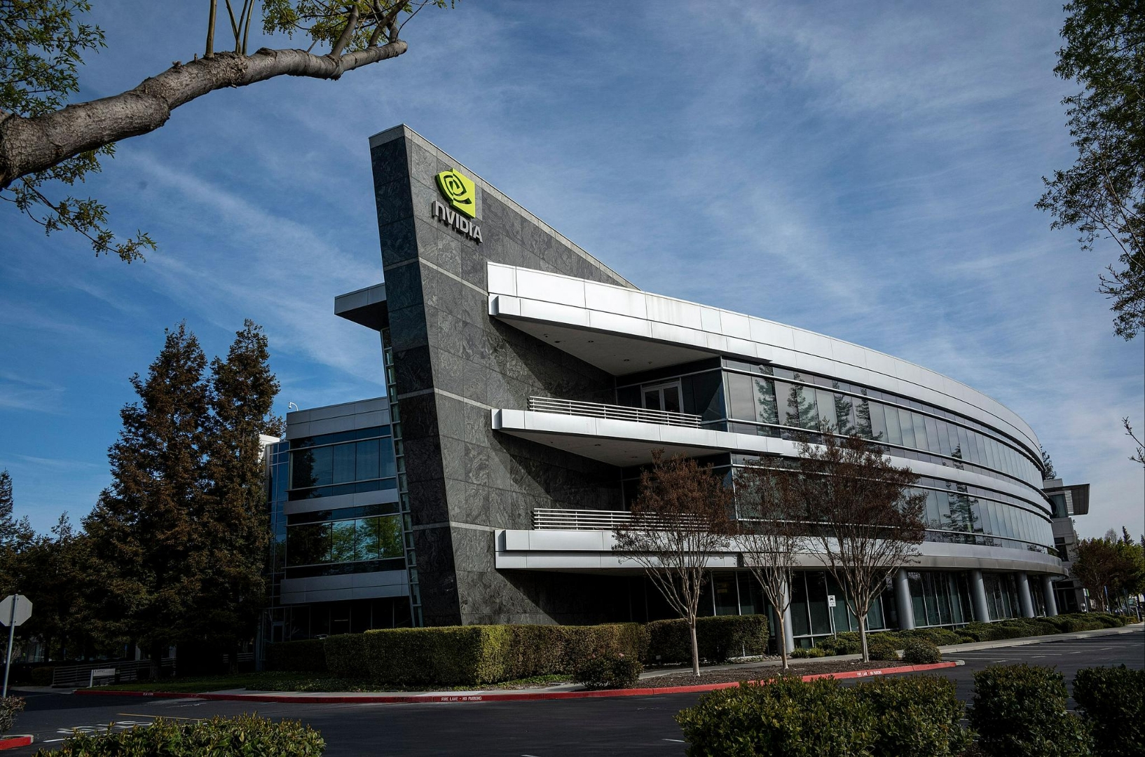 英伟达与OpenAI官宣合作，电子ETF（159997）昨日“吸金”2347万元，长川科技20CM涨停