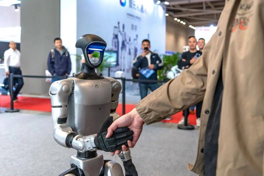 人工智能、具身机器人、航空航天等新兴领域发展迅猛,机床ETF(159663)涨1.70%