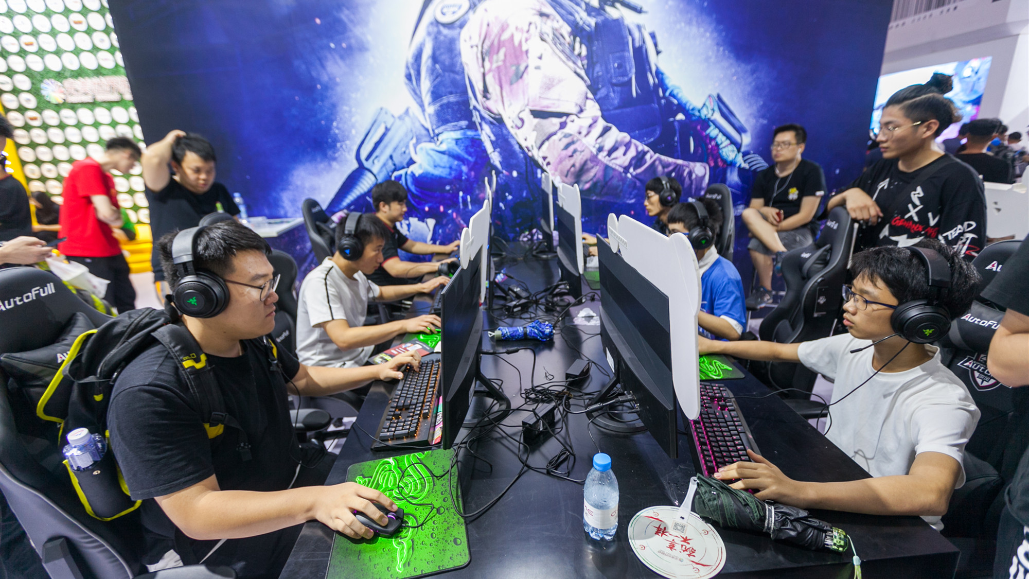 2.3亿资金抢筹神农种业，5.84亿资金出逃中瓷电子丨龙虎榜